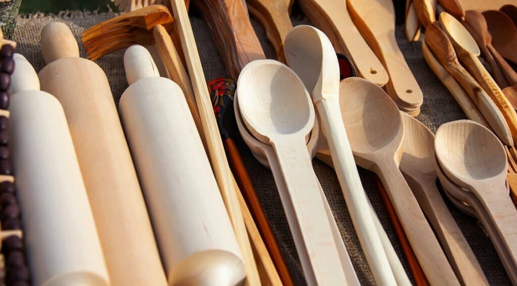 przybory kuchenne drewniane