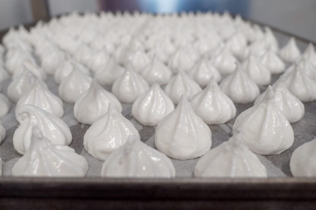 ile piec bezę z 6 jajek